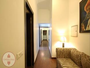 Capitol Hills Hotel,Greater Kailash>>Delhi,3 star