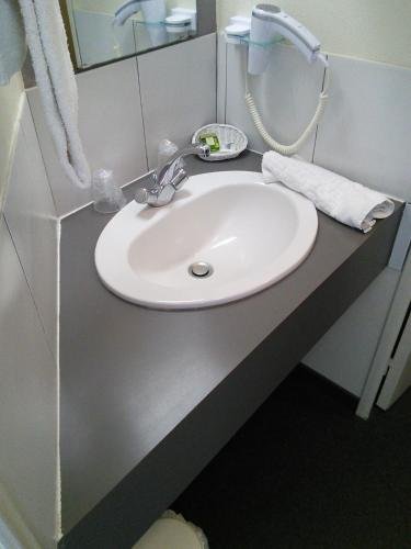 Hôtel Du Commerce,Avermes>>Allier,3 star