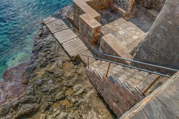 apollonion palace hotel