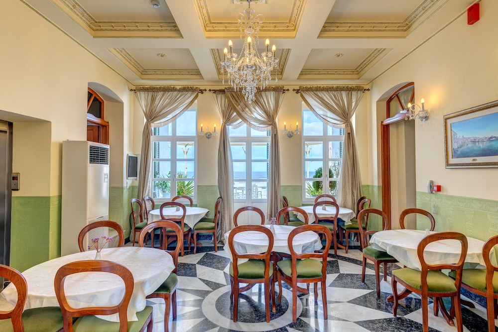 apollonion palace hotel