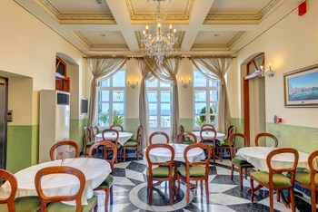 apollonion palace hotel