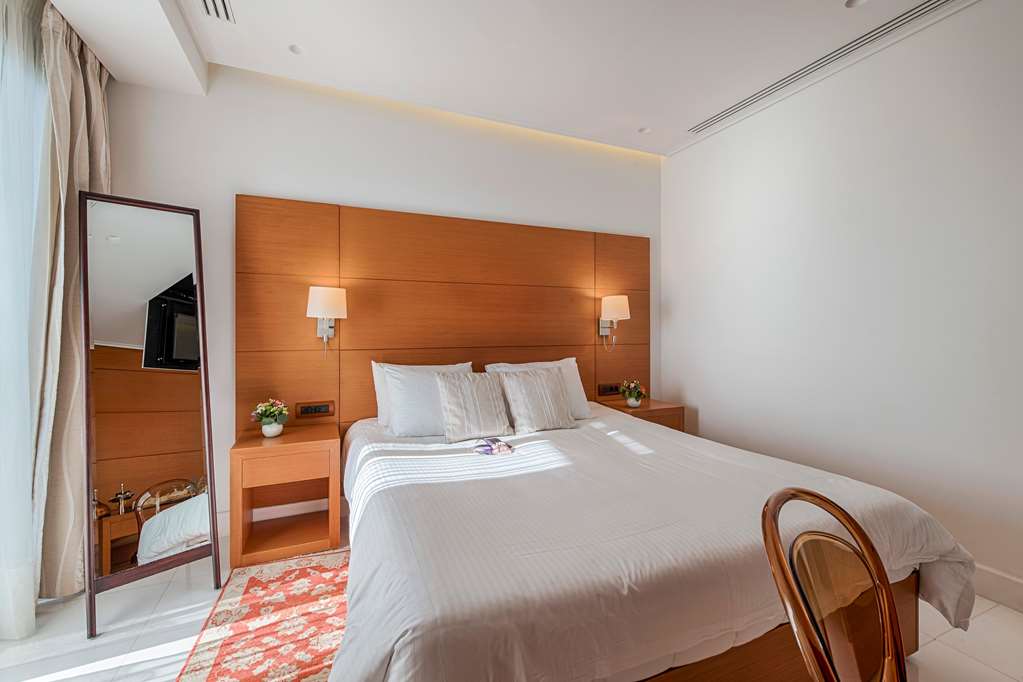 bellevue on the beach suites