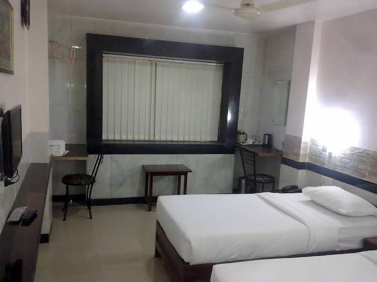 hotel arch manor deluxe