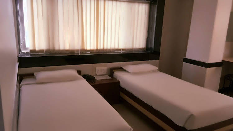 hotel arch manor deluxe