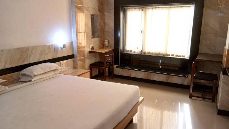 hotel arch manor deluxe