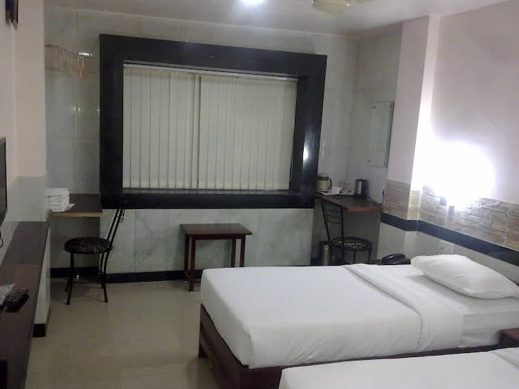 hotel arch manor deluxe