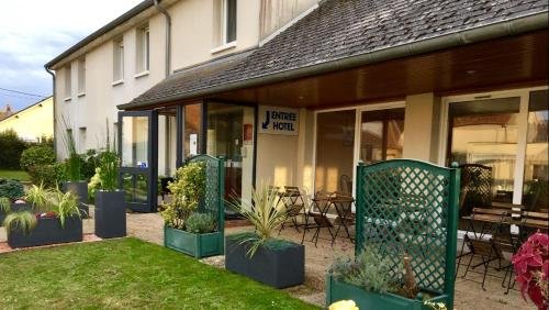 saint denis de lhotel