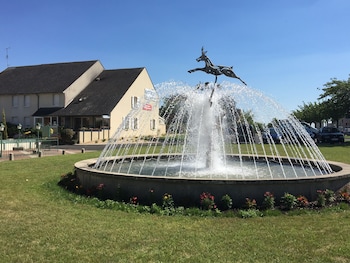 Hotel Le Dauphin,Jargeau>>Chateauneuf-Sur-Loire,2 star