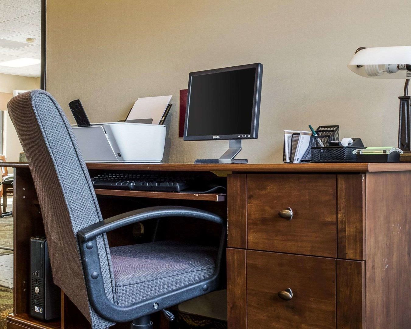 quality suites near west acres