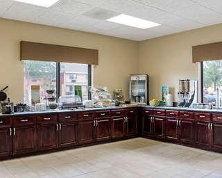 quality suites near west acres