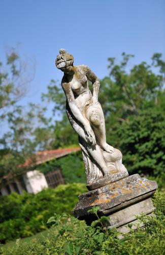 pernes les fontaines