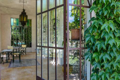 pernes les fontaines