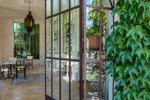 pernes les fontaines