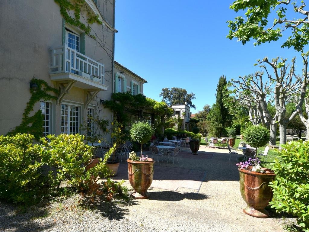 pernes les fontaines