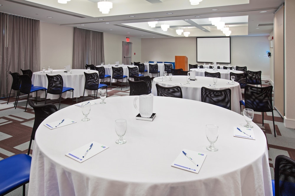 holiday inn express indianapolis fishers by ihg