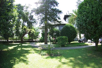 palacio arias and hotel y apartamentos arias