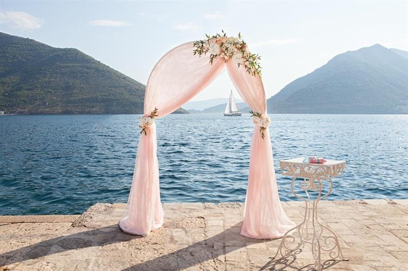 hotel and restaurant conte