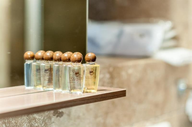 hotel and restaurant conte