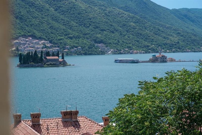 hotel and restaurant conte