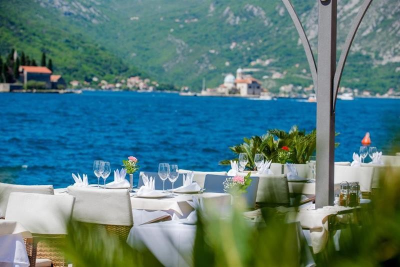 hotel and restaurant conte