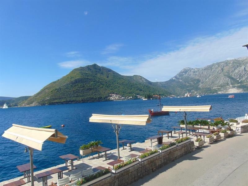 hotel and restaurant conte