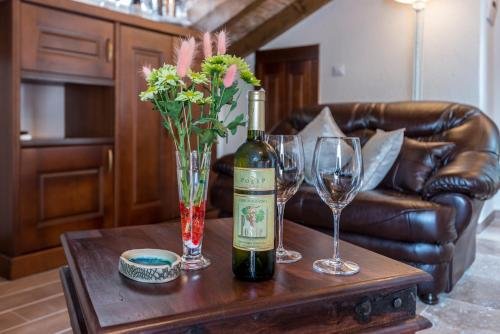 hotel and restaurant conte