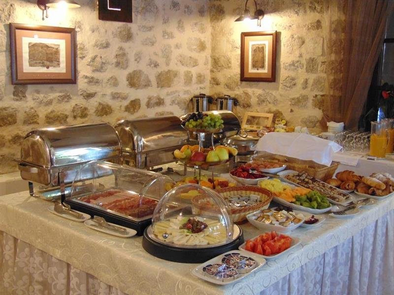 hotel and restaurant conte