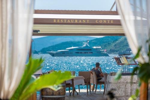 hotel and restaurant conte