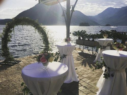 hotel and restaurant conte