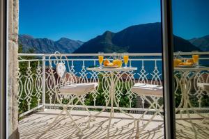 hotel and restaurant conte