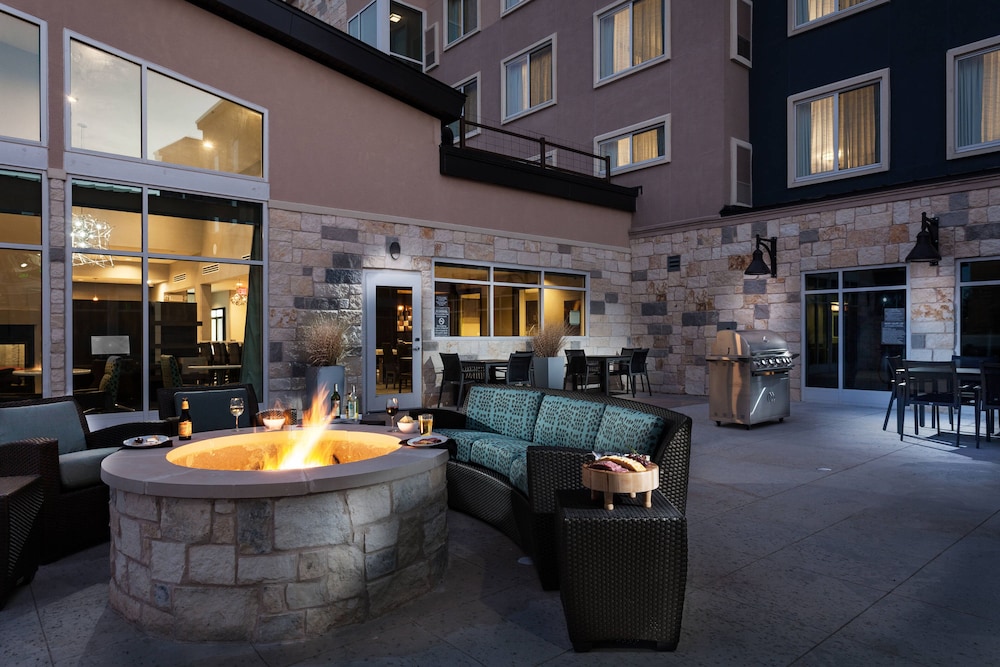residence inn austin lake travis river place