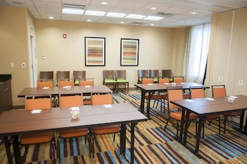 Fairfield Inn & Suites Springfield Northampton/Amherst,Hatfield>>Hampden County,3 star