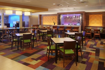Fairfield Inn & Suites Springfield Northampton/Amherst,Hatfield>>Hampden County,3 star