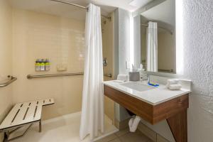 Holiday Inn Express Cape Coral-Fort Myers Area By Ihg,Fort Myers>>Cape Coral,3 star