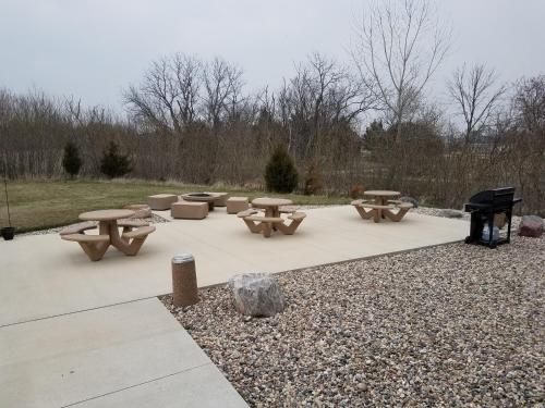 okoboji inn and suites