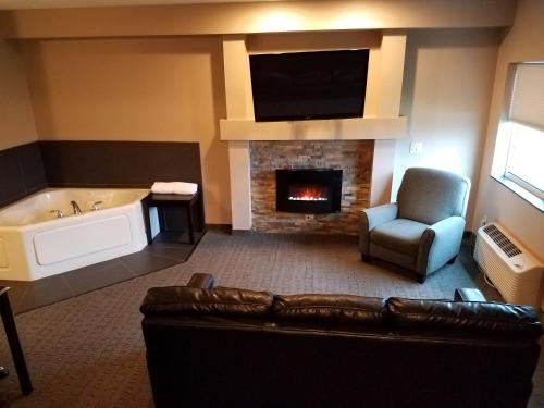 okoboji inn and suites