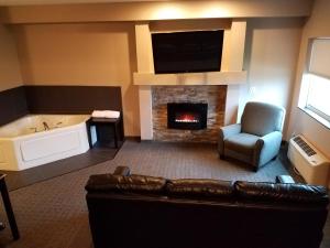 okoboji inn and suites