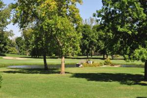 okoboji inn and suites