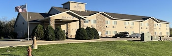 okoboji inn and suites