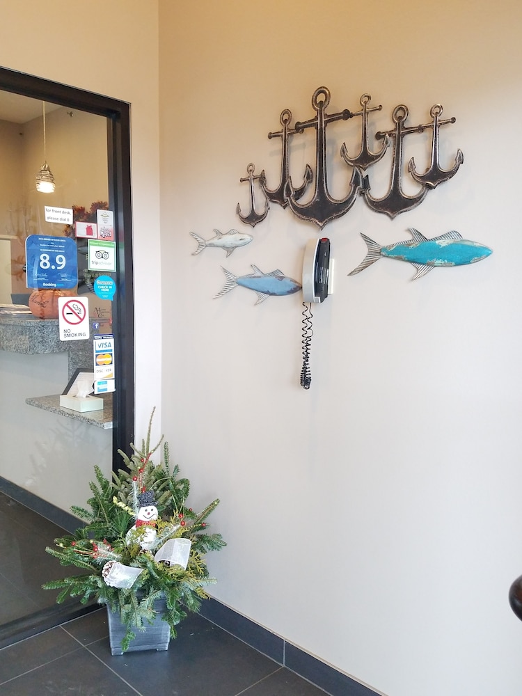 okoboji inn and suites