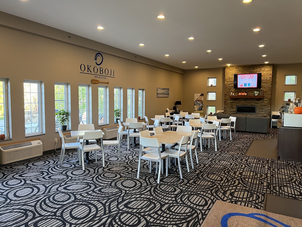 okoboji inn and suites