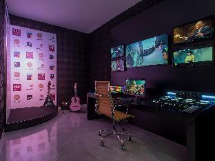 hf fenix music