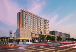 Hilton Garden Inn Shanghai Hongqiao Necc,Minhang>>Downtown Shanghai,4 star