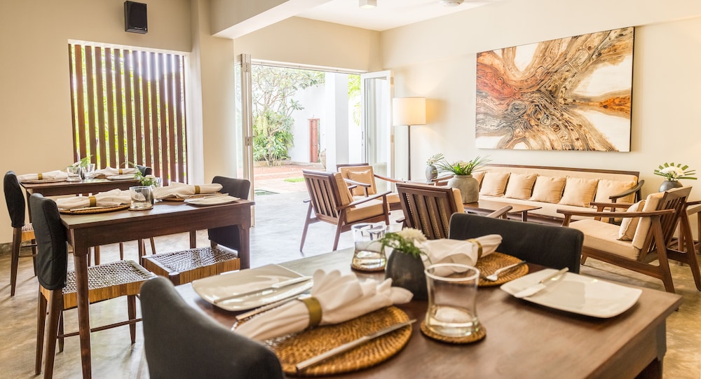 nyne hotels lake lodge colombo