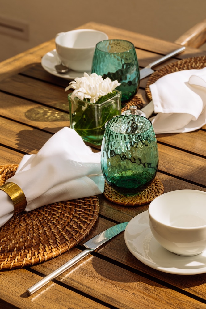 nyne hotels lake lodge colombo