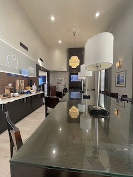 Holiday Inn Express Hotel & Suites Hermosa Beach By Ihg,Los Angeles>>Hermosa Beach,3 star