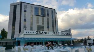 grand cali hotel