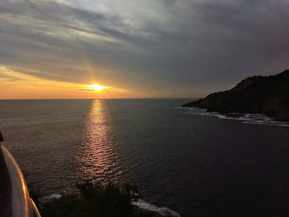 capital o hotel el mejicano acapulco