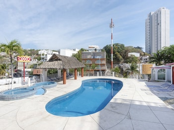 capital o hotel el mejicano acapulco