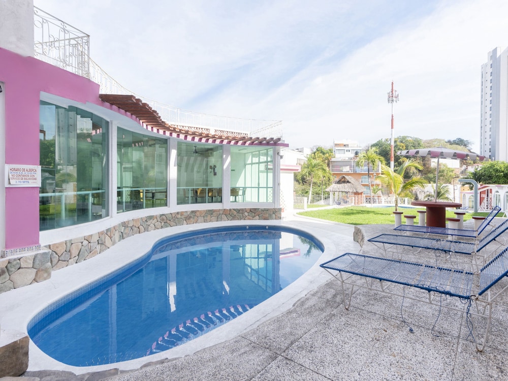 capital o hotel el mejicano acapulco